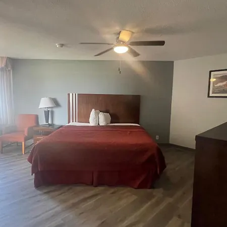 Days Inn & Suites By Wyndham Winnie Extérieur photo