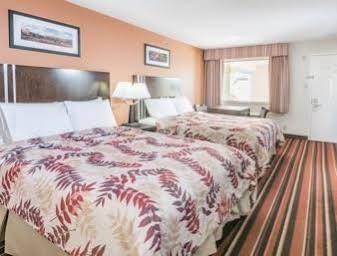 Days & By Wyndham Hotel