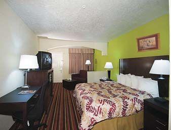 Hotel Days & By Wyndham